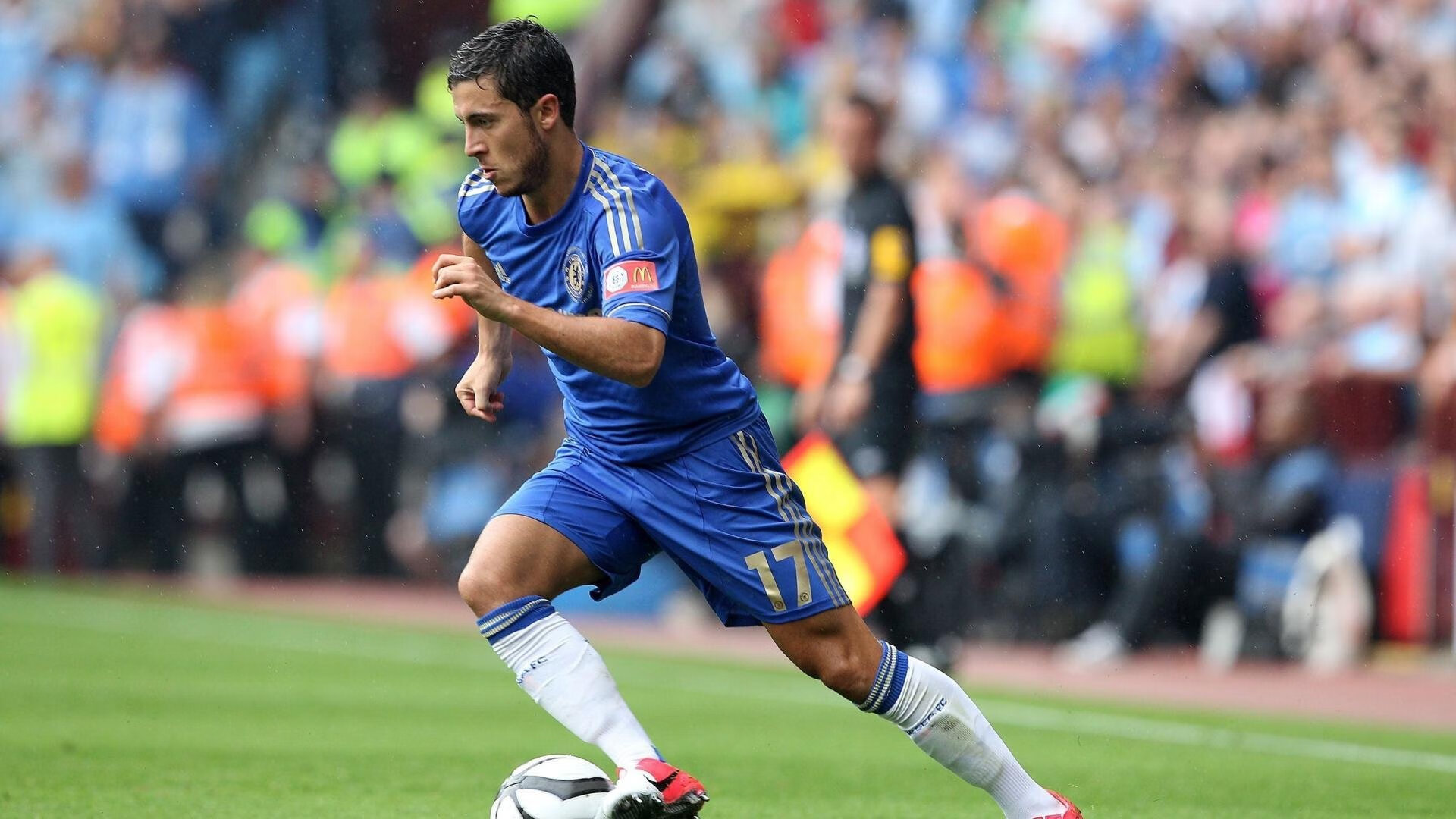 爱游戏APP-摩洛哥骑手阿米尔·本·哈桑在2024年巴黎奥运会三项赛中获得第20名，展现出色表现。