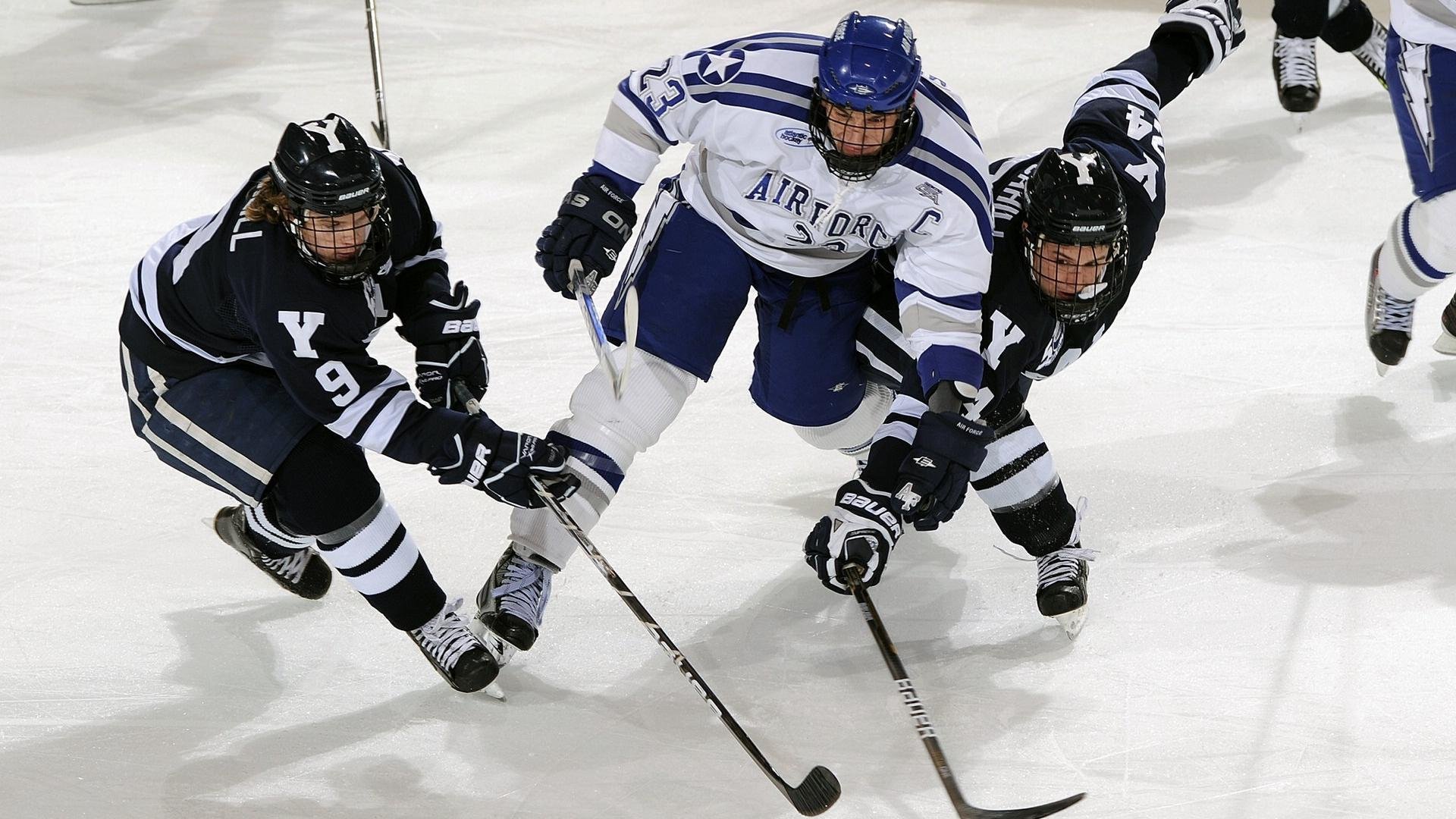 梅西率队轻松取胜，巴萨升至积分榜第三，梅西效力巴萨21年